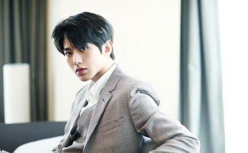 娱乐吃瓜蔡徐坤,从娱乐吃瓜到现象级偶像的蜕变之路