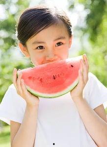 娱乐吃瓜君保姆带娃